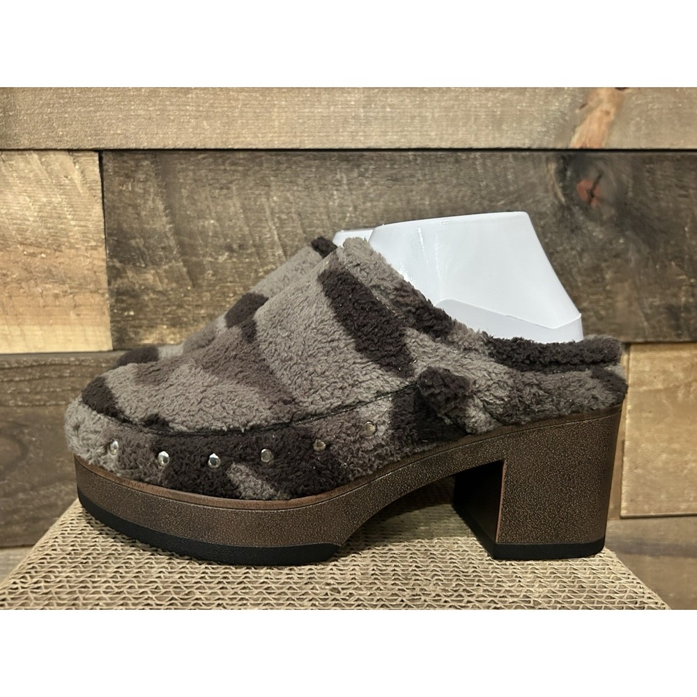 NEW MUK LUKS Women's 8.5 Spain Aragon Camp Sherpa Lined Heeled Mule Shoes Comfy